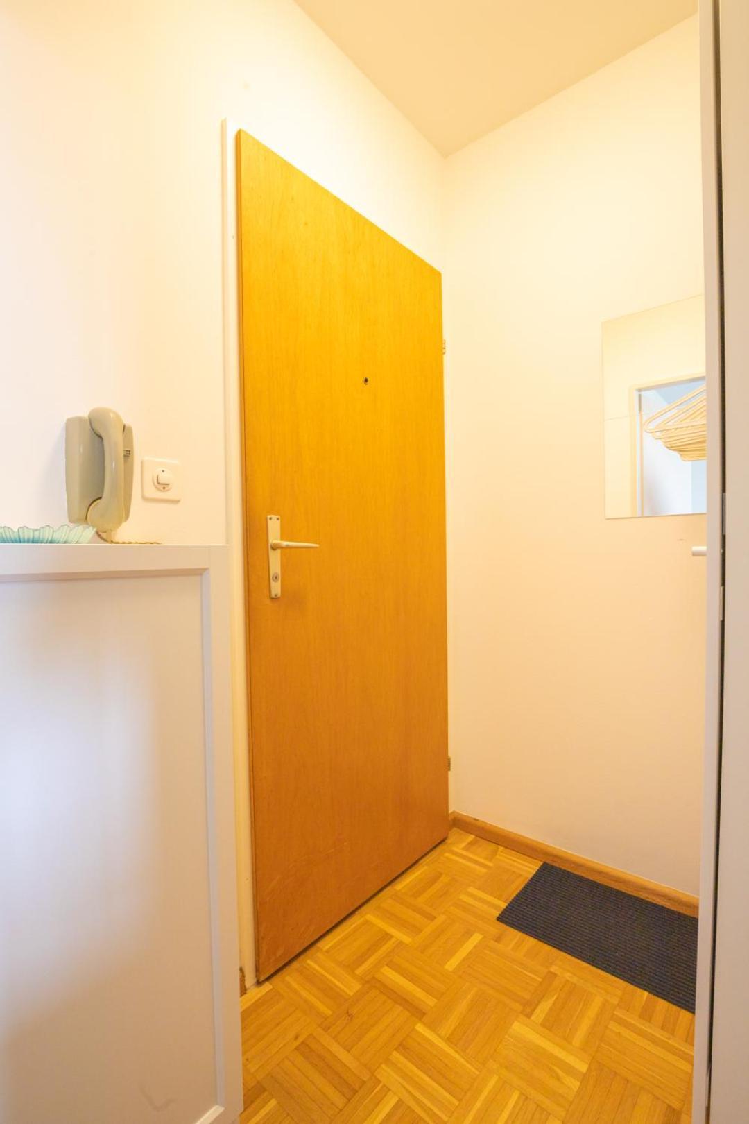 Special Blue Tiger Apartment Basel, Messe Kleinbasel 10-Star Exteriör bild